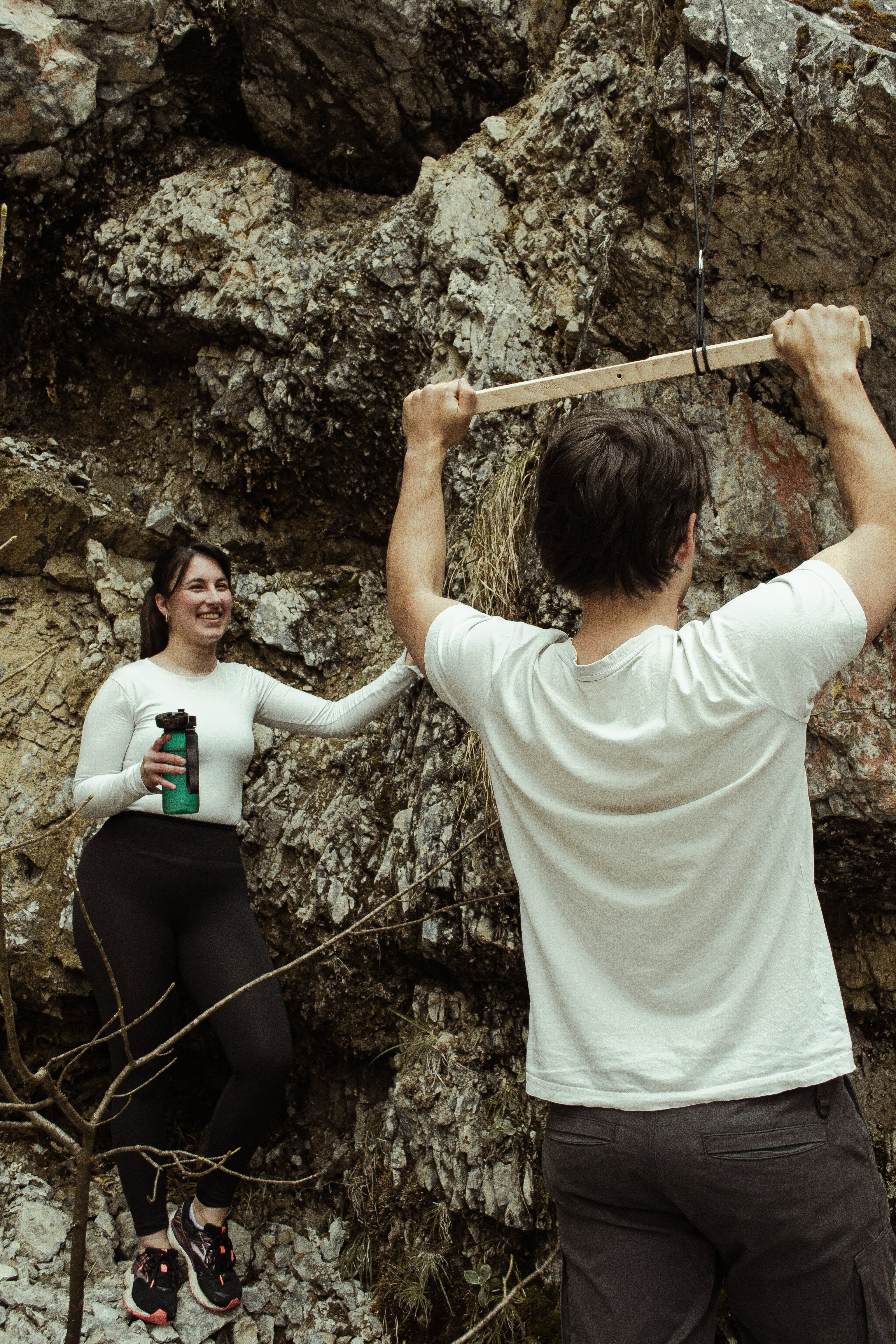 Vom ersten Klimmzug zum ersten Einarmigen -> asymmetrisch, ohne Zusatzgewicht oder Gummiband
